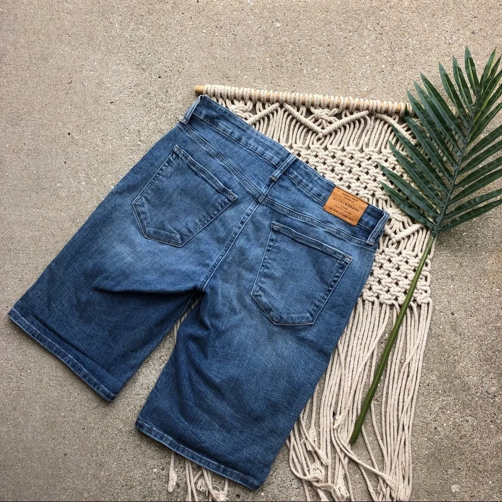 Lucky Brand Jean Shorts Size 6 / 28 - The Bermuda